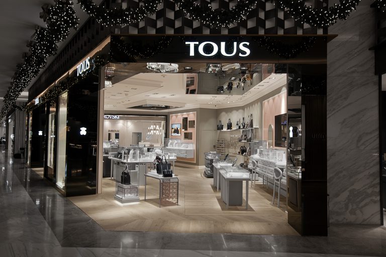 Tous